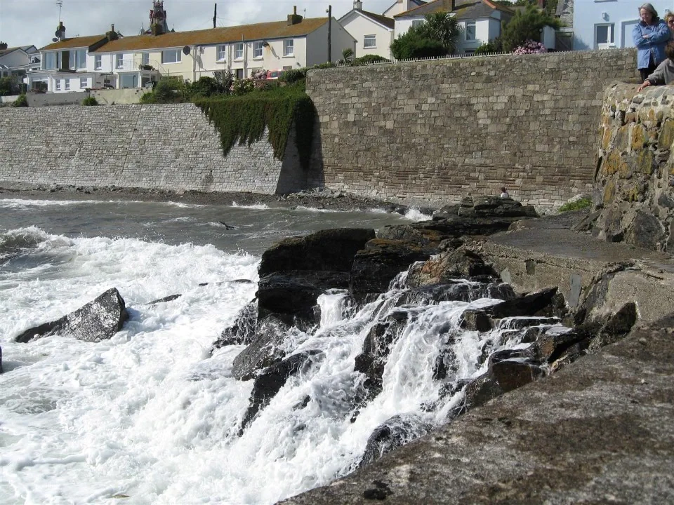 Day 2 marazion waves crashing 4